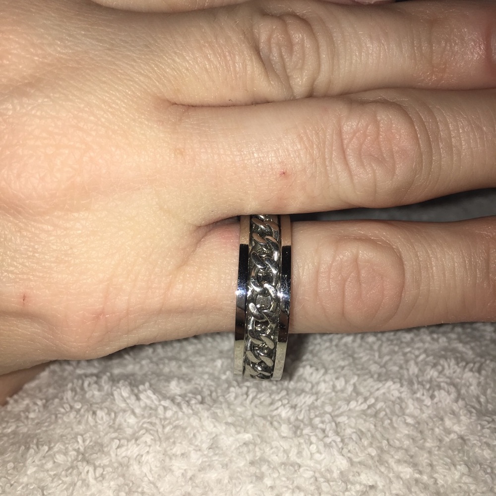 NWT*Mens silver chainlink spinner ring. (1 of 2) - Picture 5 of 8